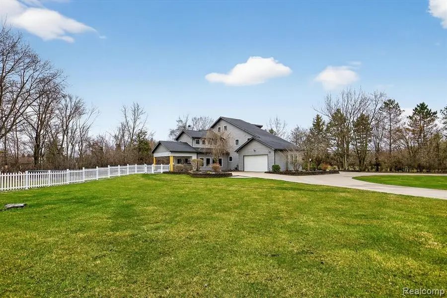 552 N Mckinley, Flushing, MI 48433 - #3
