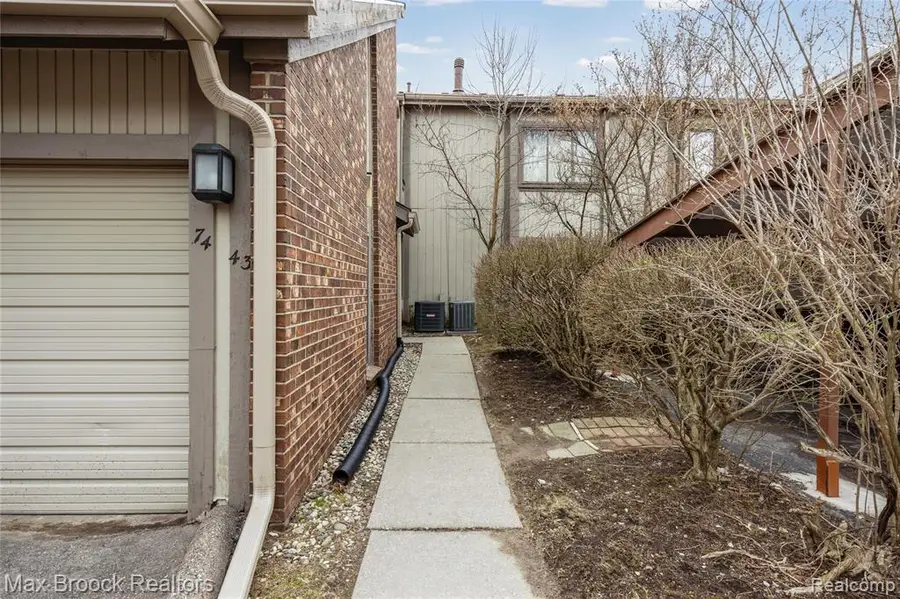 7443 Brynmawr, West Bloomfield, MI 48322 - #2