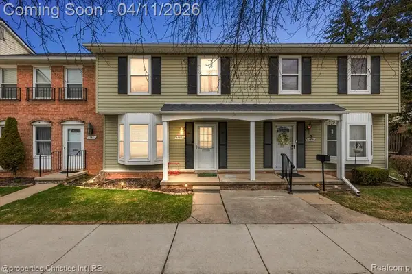 37589 Charter Oaks Blvd, Clinton Township, MI 48036