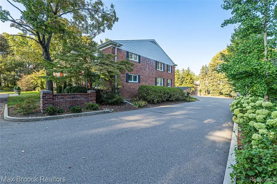 229 Barden, Bloomfield Hills, MI  - #3