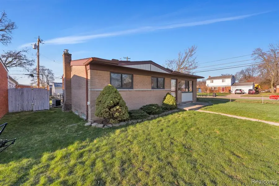 34381 Rosslyn, Westland, MI 48185 - #3