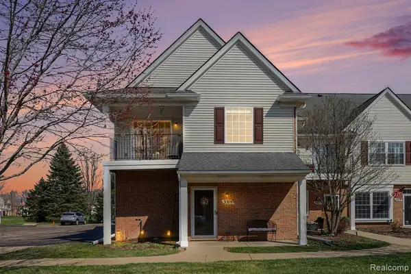 3379 Kneeland #108, Howell, MI 48843