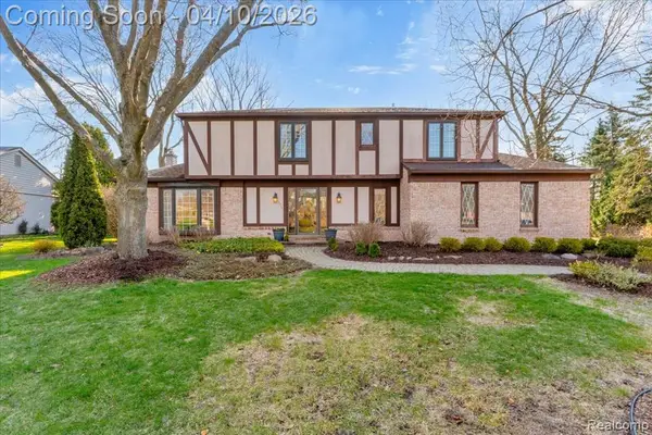 16516 Dundalk, Northville, MI 48168