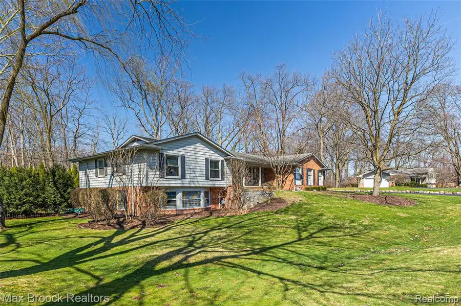 3610 Larkwood, Bloomfield Hills, MI 48302 - #2