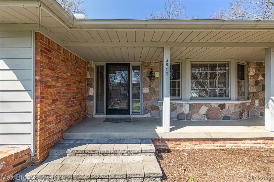 3610 Larkwood, Bloomfield Hills, MI 48302 - #3
