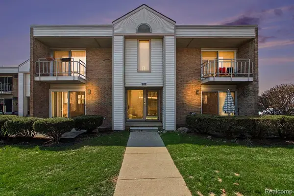 1611 Cass Lake Rd #C, Keego Harbor, MI 48320