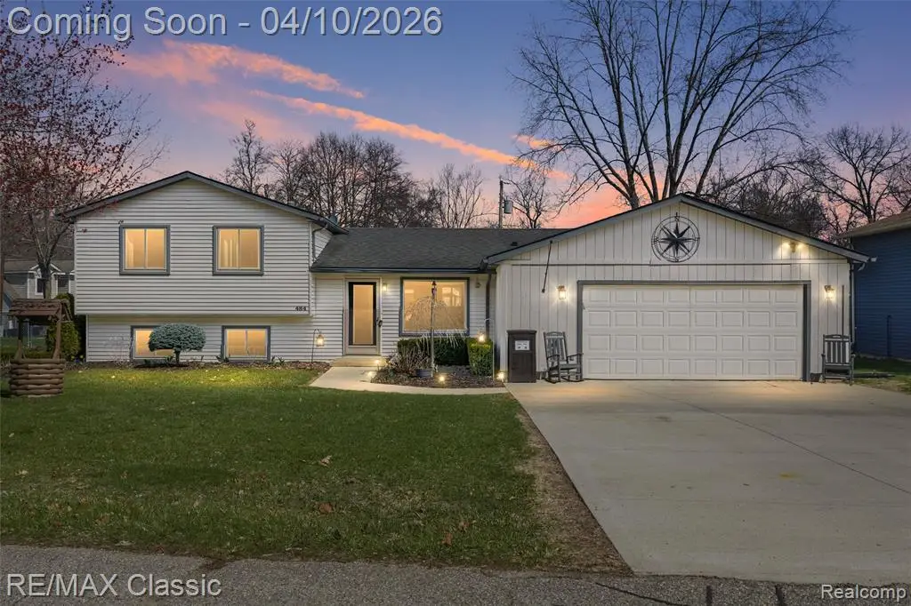 484 W Beechdale, Commerce Township, MI 48382 - #1