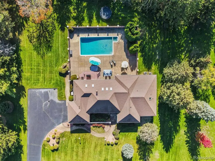 4227 Newcastle, Clarkston, MI 48348 - #2