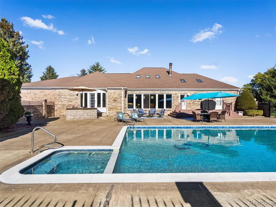 4227 Newcastle, Clarkston, MI 48348 - #3