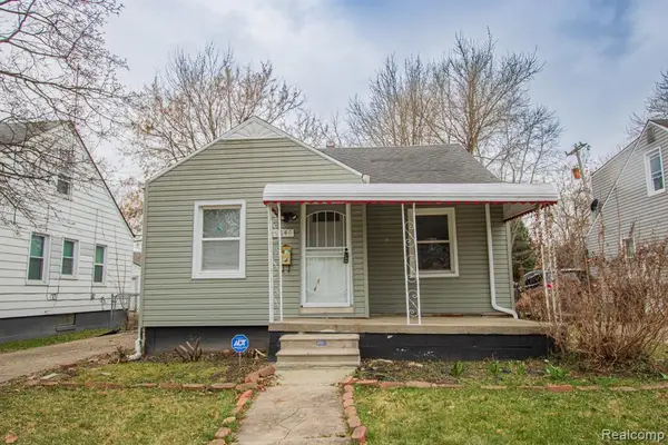 19644 Kenosha, Harper Woods, MI 48225