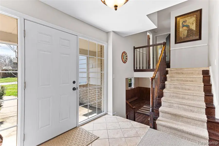 579 Fox River, Bloomfield Hills, MI 48304 - #2