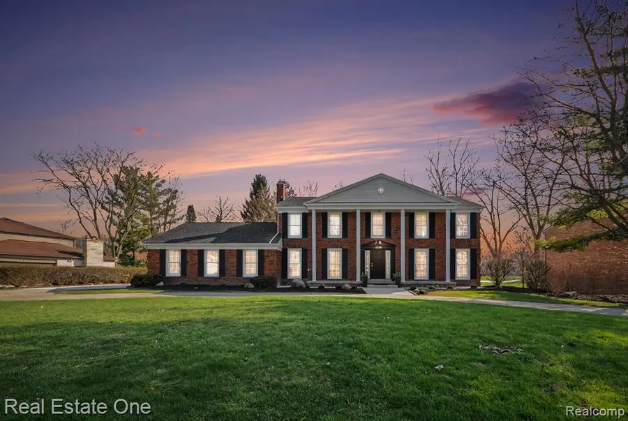 1135 Hickory Hill, Rochester Hills, MI 48309 - #2