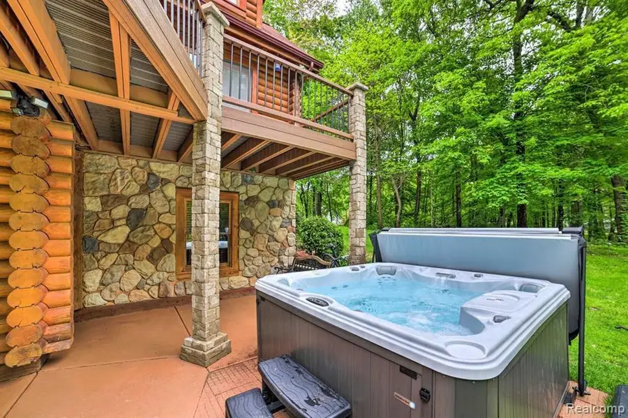 4380 Donnely, Jackson, MI 49201 - #2
