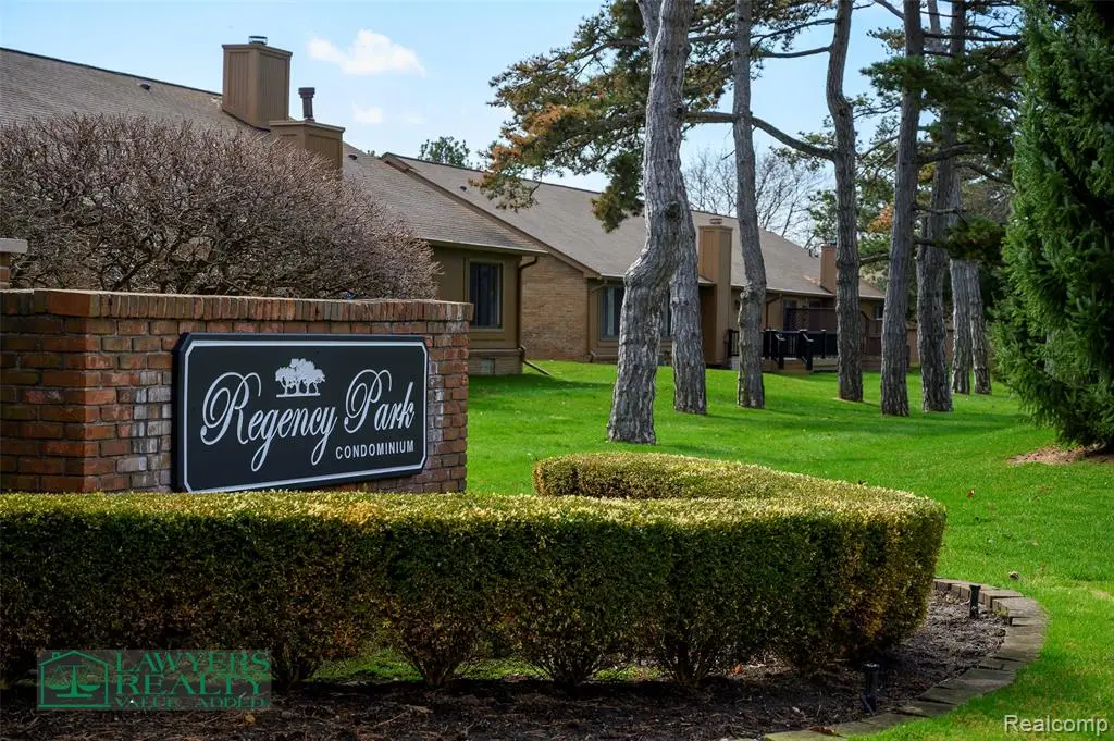 2122 London Bridge, Rochester Hills, MI 48307 - #1