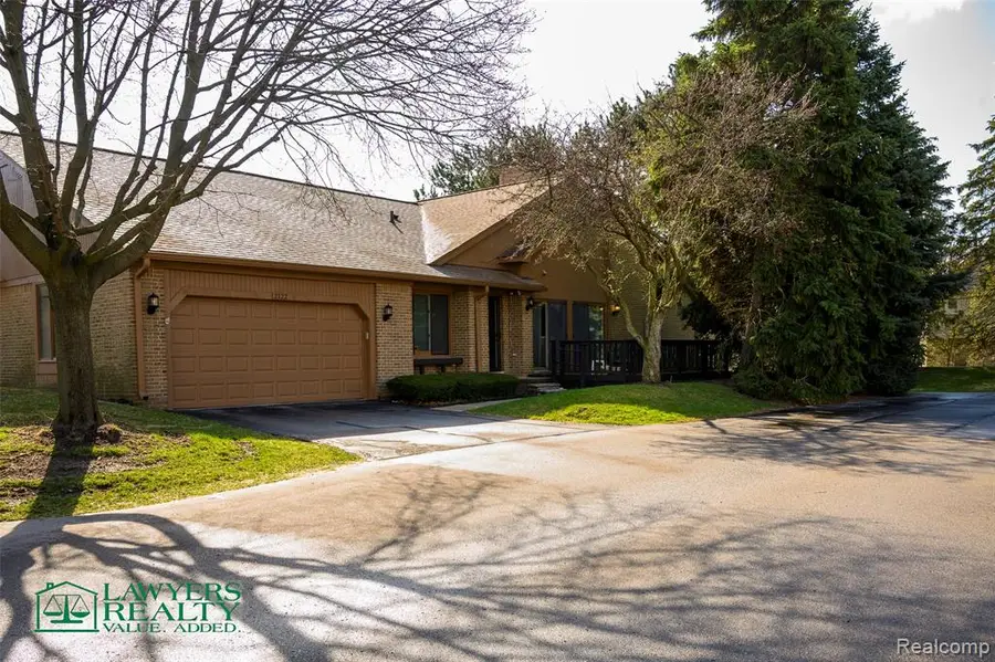2122 London Bridge, Rochester Hills, MI 48307 - #2