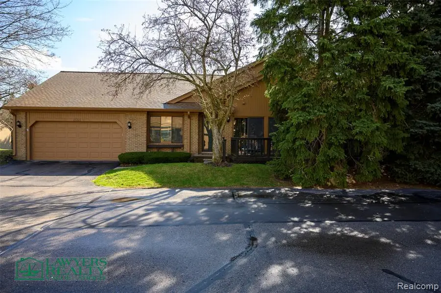 2122 London Bridge, Rochester Hills, MI 48307 - #3