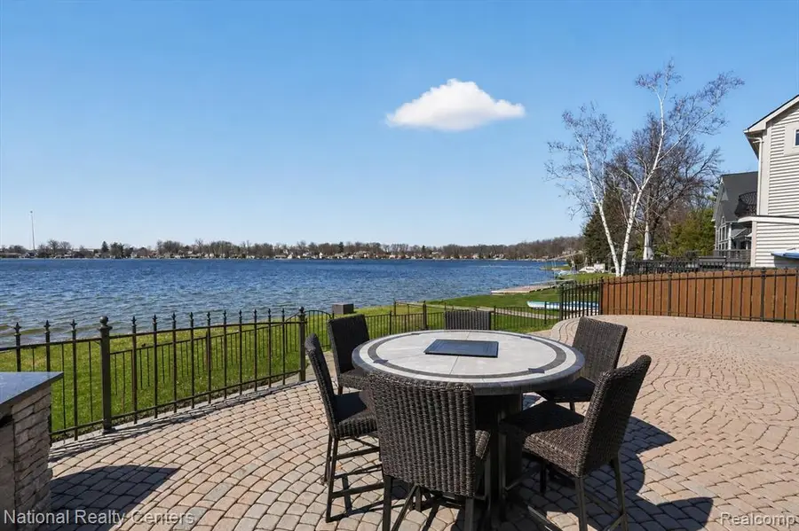 560 Black Oaks, Howell, MI 48843 - #3