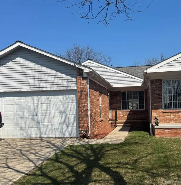 27114 Antonio, Roseville, MI 48066