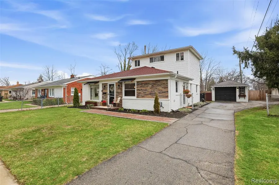 28042 Brentwood, Southfield, MI 48076 - #2