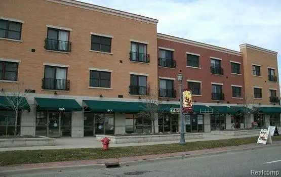 579 N Pontiac, Walled Lake, MI 48390