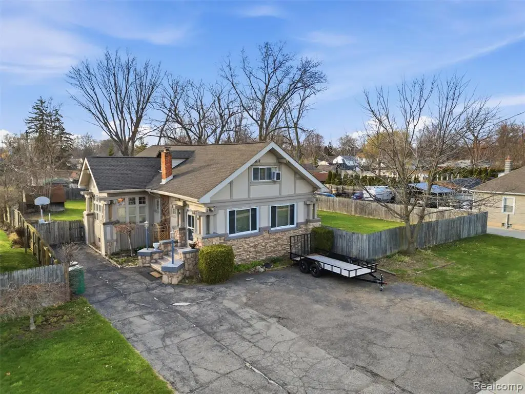 34327 Jefferson, Harrison Township, MI 48045 - #1