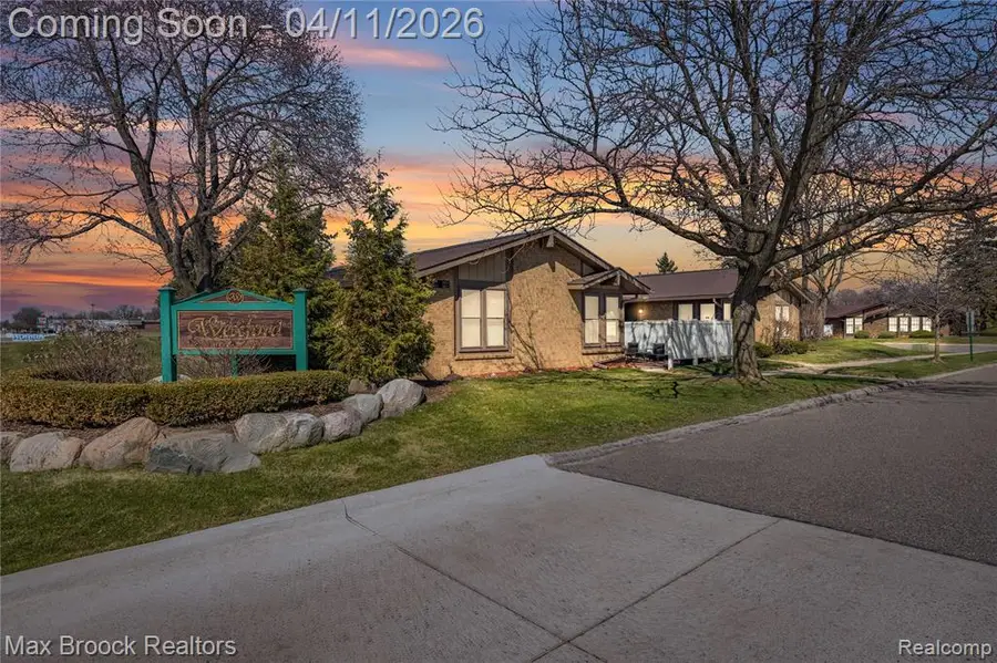2671 Roundtree Roundtree #4, Troy, MI 48083 - #2