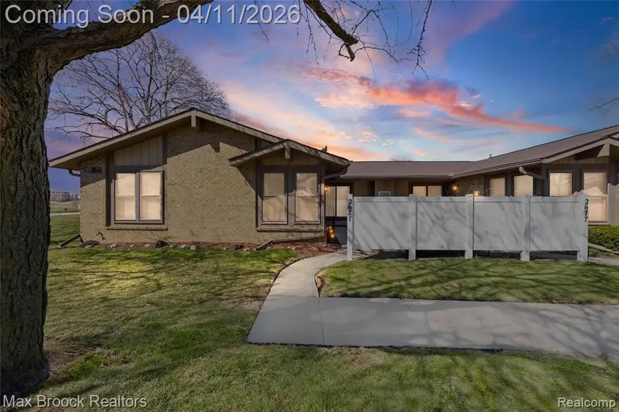 2671 Roundtree Roundtree #4, Troy, MI 48083 - #3