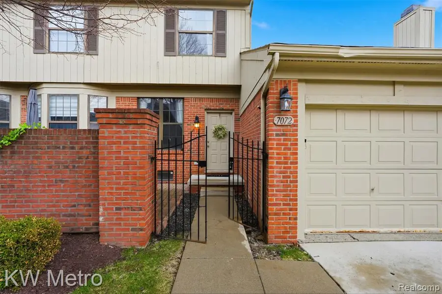 7072 Green Farm, West Bloomfield, MI 48322 - #3