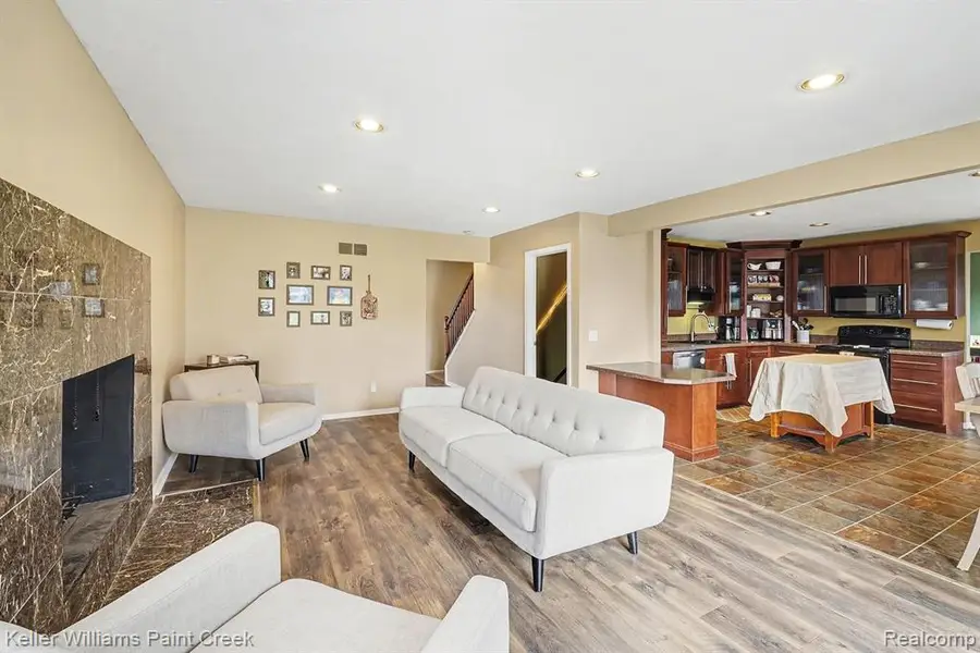 5446 Old Franklin, Grand Blanc, MI 48439 - #2