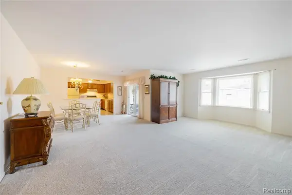 8597 Mathias #43, Grosse Ile, MI 48138