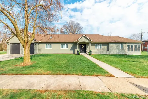 21527 Parke Lane, Grosse Ile, MI 48138