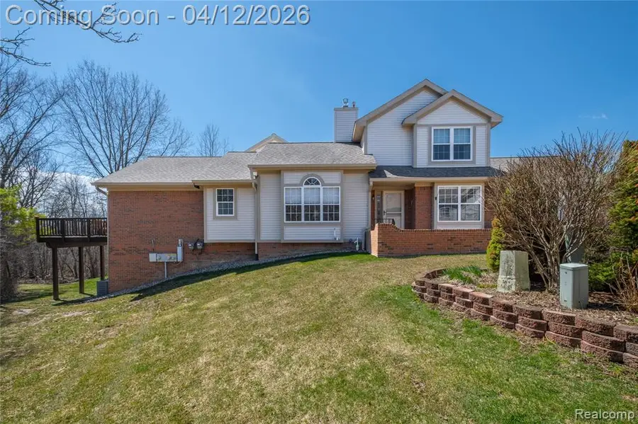 10381 Champions, Grand Blanc, MI 48439 - #2