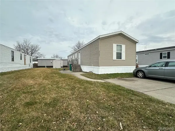 37789 Joplin Dr, Clinton Township, MI 48036