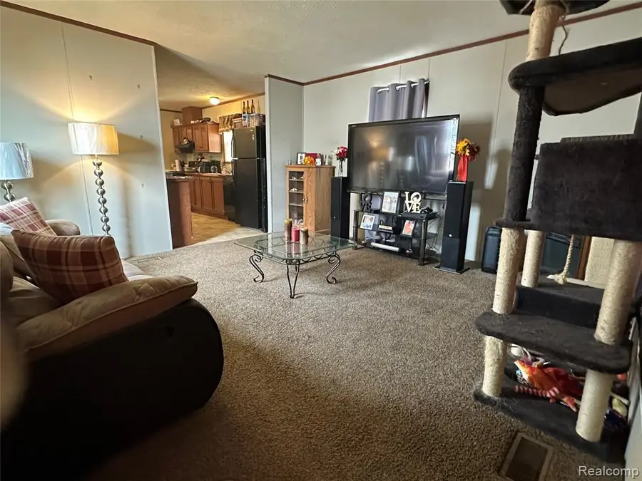 37789 Joplin Dr, Clinton Township, MI 48036 - #2