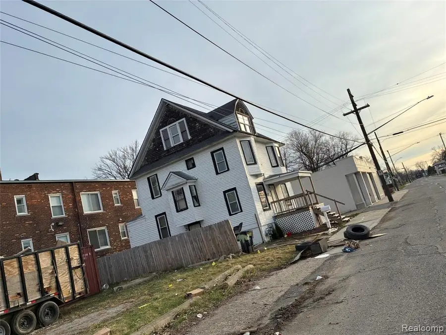 9940 Charlevoix, Detroit, MI 48214 - #2