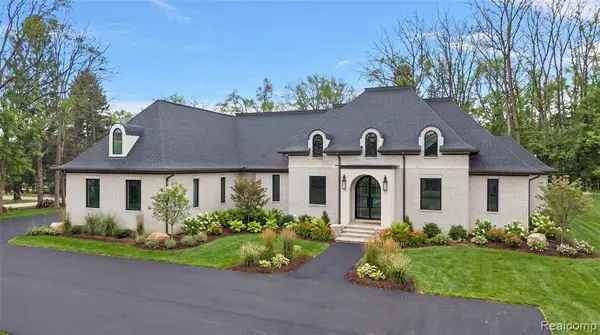 5560 Sheldon, Rochester, MI 48306