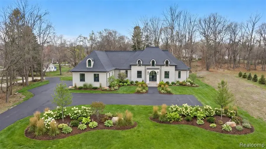 5560 Sheldon, Rochester, MI 48306 - #2