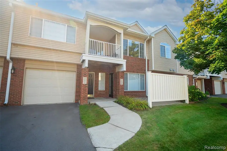 23010 Fairlane, Woodhaven, MI 48183 - #2