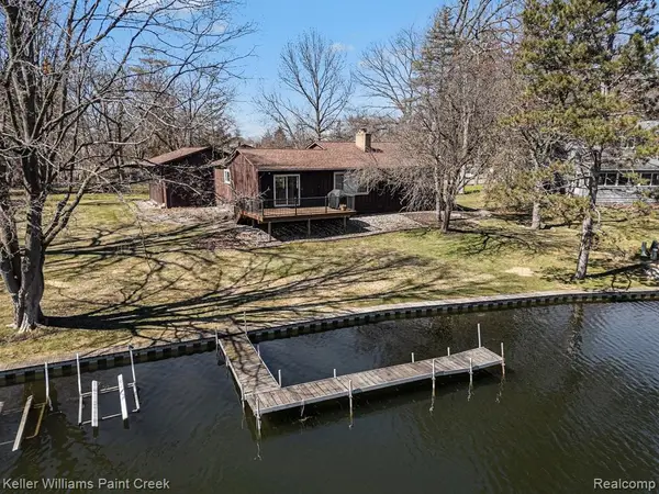 2911 Walmsley Circle, Lake Orion, MI 48360
