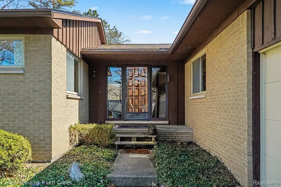 2911 Walmsley Circle, Lake Orion, MI 48360 - #2