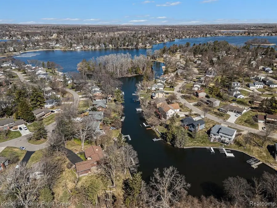 2911 Walmsley Circle, Lake Orion, MI 48360 - #3