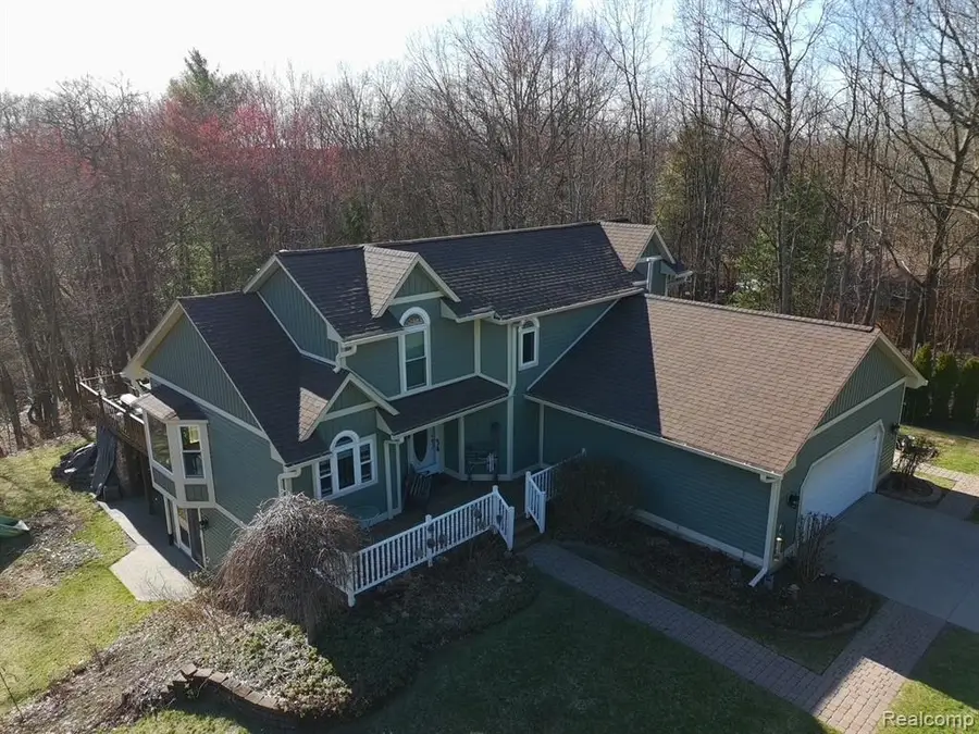 4065 Achtu, Lapeer, MI 48446 - #2