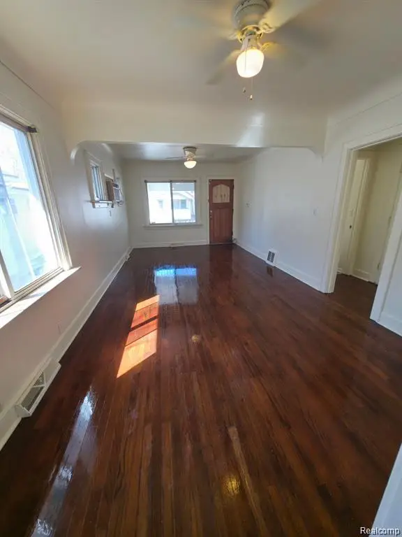 843 Ossington, Flint, MI 48507 - #2