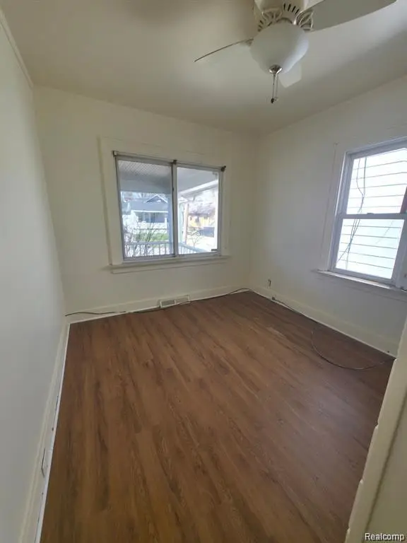 843 Ossington, Flint, MI 48507 - #3