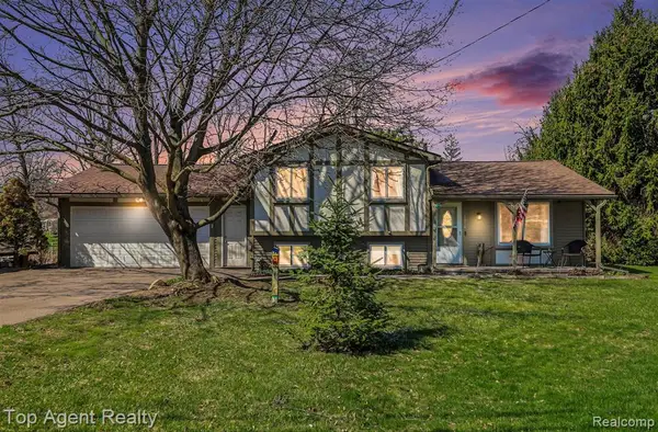 1010 Pelham, Waterford, MI 48328