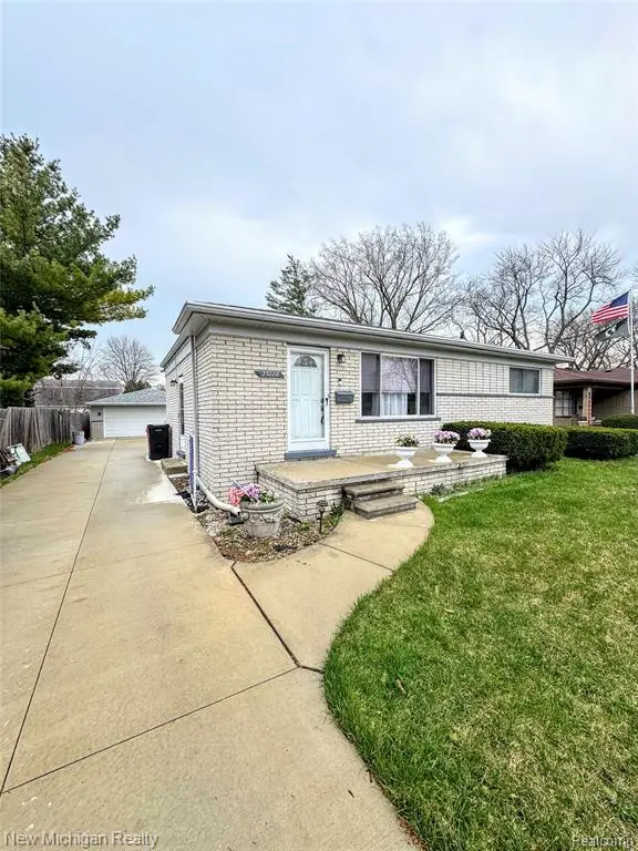 25888 Carl, Roseville, MI 48066