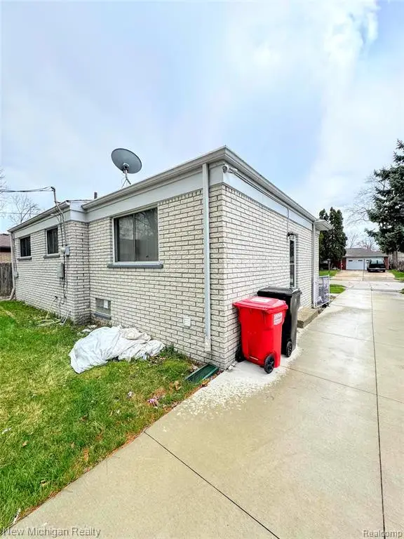 25888 Carl, Roseville, MI 48066 - #2