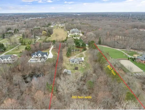 3641 Northwood, West Bloomfield, MI 48324