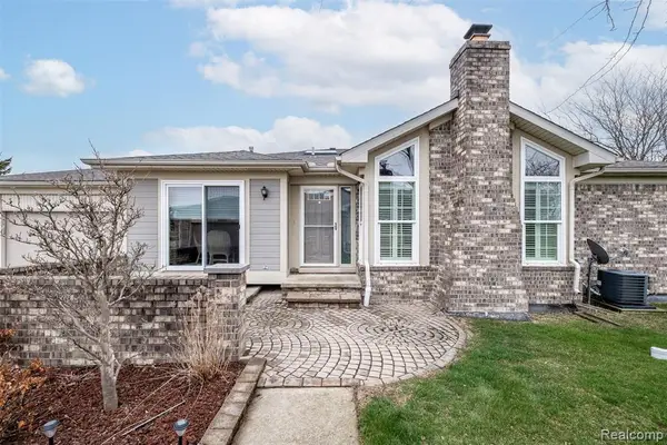 18040 Port Salem #17, Macomb, MI 48044