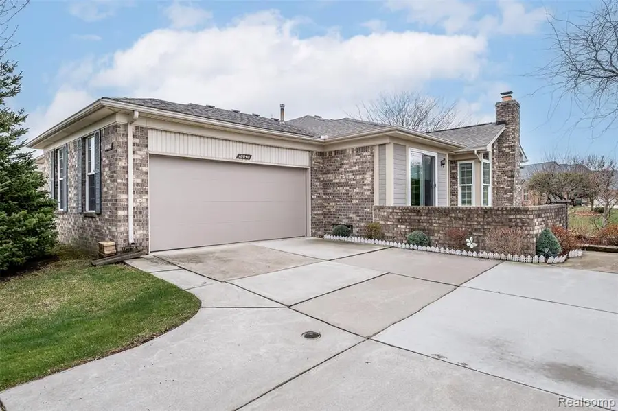 18040 Port Salem #17, Macomb, MI 48044 - #2